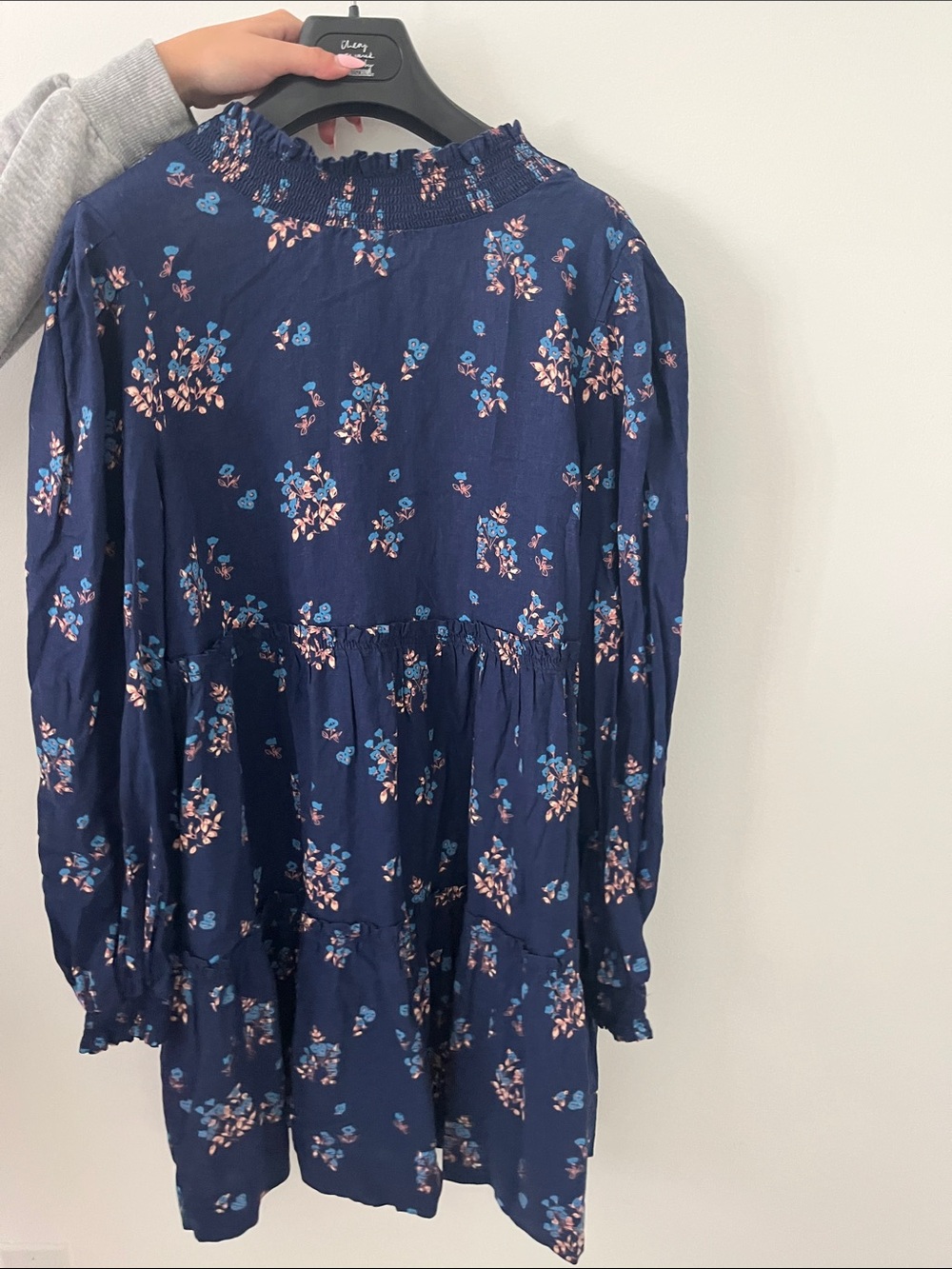 Free People Women's Navy Floral Long-Sleeve Smocked Neck Top - Unbranded